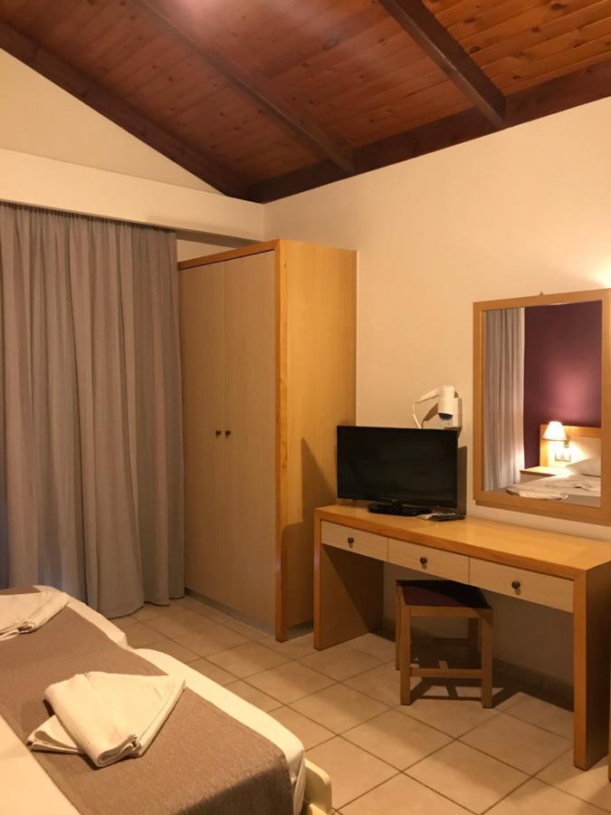 Hotel Vagia Mare Gerani  Esterno foto